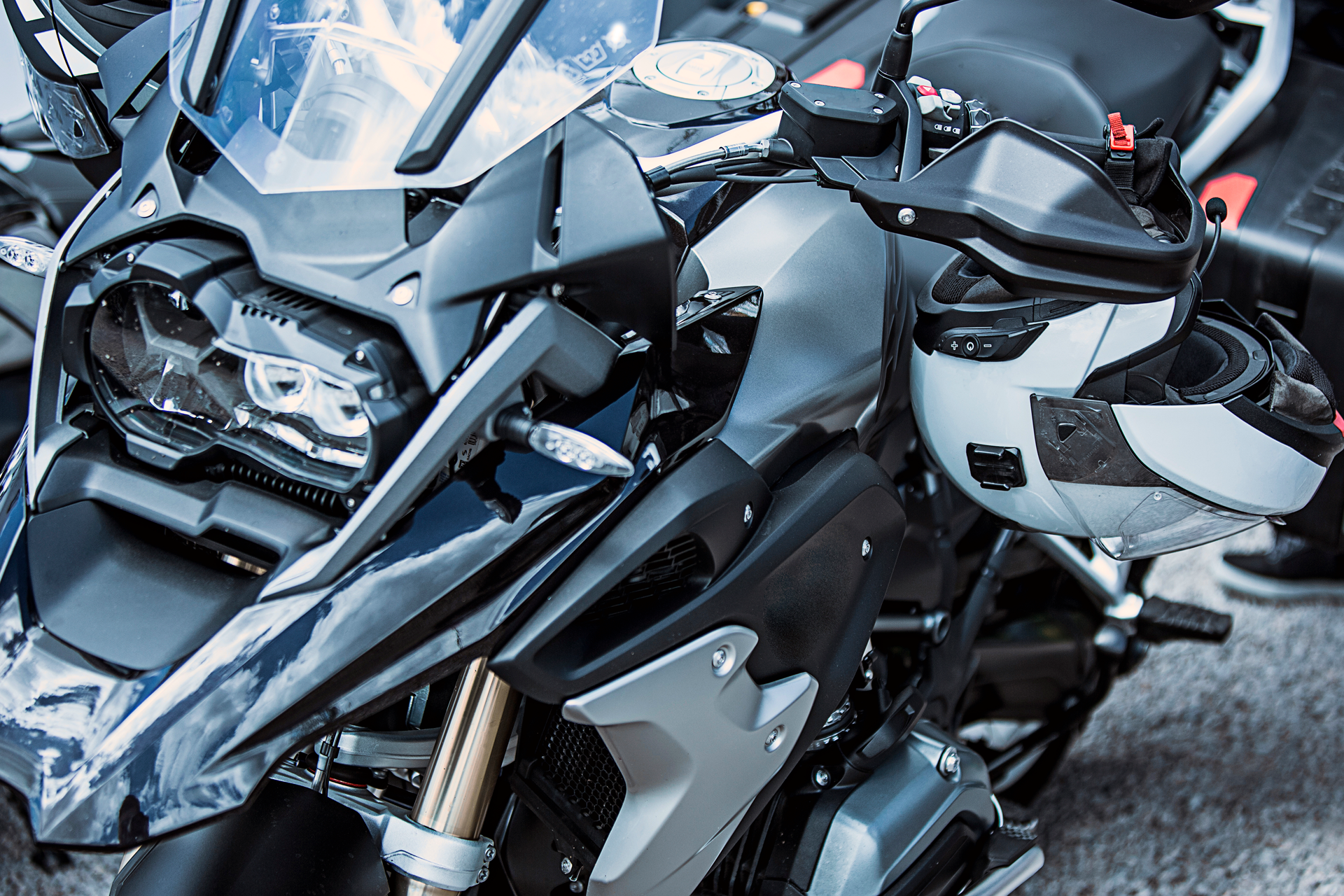 CÓMO HACER EL MANTENIMIENTO DE LAS PARTES DELICADAS DE TU MOTO